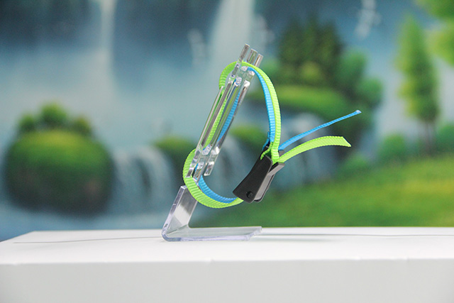 id硅膠腕帶密封圈粘結時的工藝是冷粘還是熱粘好呢? id硅膠腕帶密封圈粘結時的工藝是冷粘還是熱粘好呢?