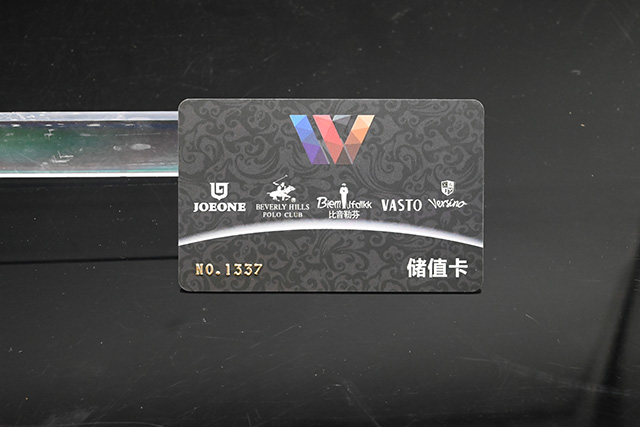 近幾年智能卡市場中感應(yīng)式IC卡逐漸的取代了ID卡 近幾年智能卡市場中感應(yīng)式IC卡逐漸的取代了ID卡