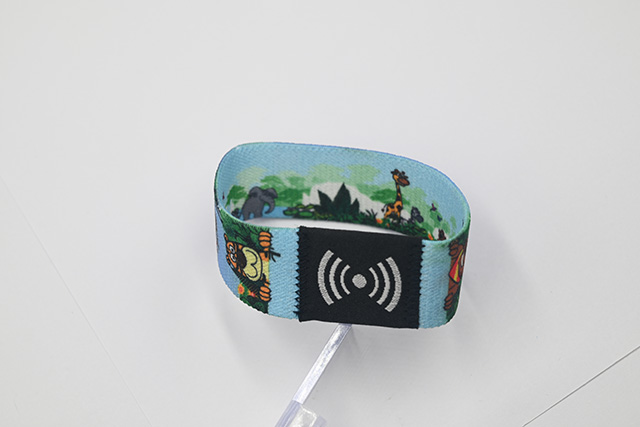 會員卡的印刷主要分為膠印和絲印，每種印刷方式不同