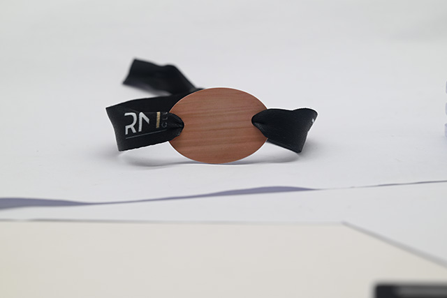 滴膠卡NFC移動支付繼續發力 滴膠卡NFC移動支付繼續發力