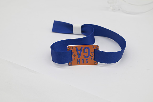 西安駕校6月1日起實行滴膠卡管理制度  監控“學時縮水” 西安駕校6月1日起實行滴膠卡管理制度  監控“學時縮水”