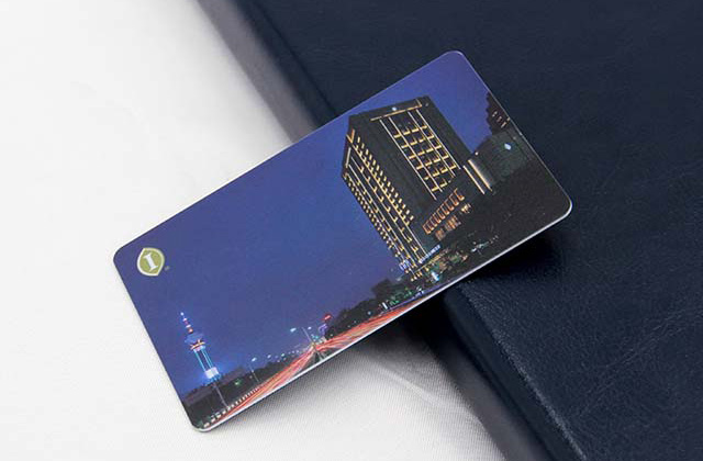 讓顧客辦理會員卡的目的，是吸引新顧客